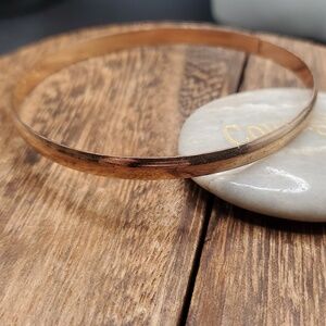 3/$20 B2823 gold tone saucer‎ bracelet
